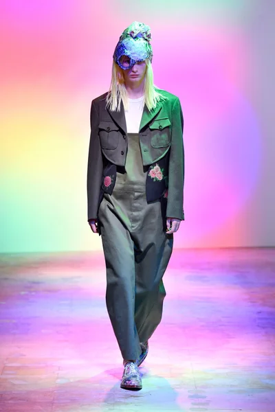 Look 4